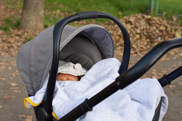Poussette canne quel âge bébé