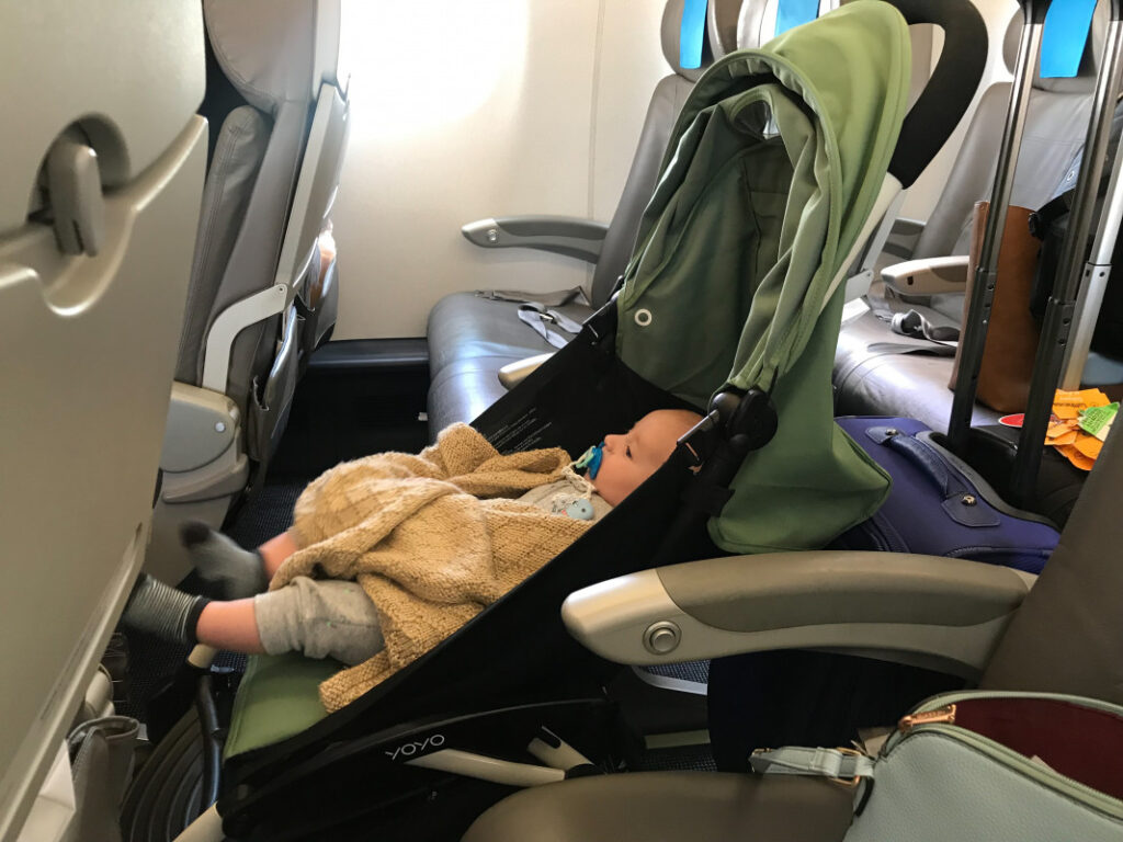 Poussette Yoyo Stokke dans l'avion