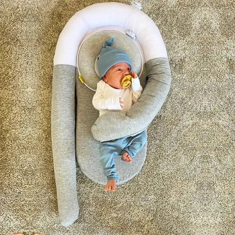 Réducteur de lit bébé anti-collique Babymoov CloudNest