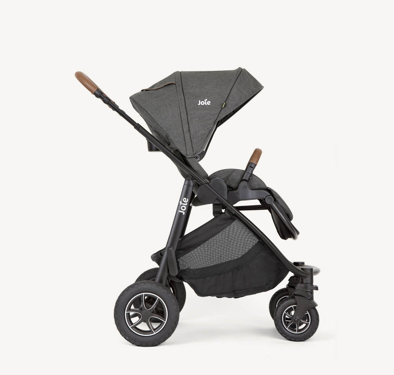 Poussette Joie Versatrax, vue de profil du châssis tout-terrain